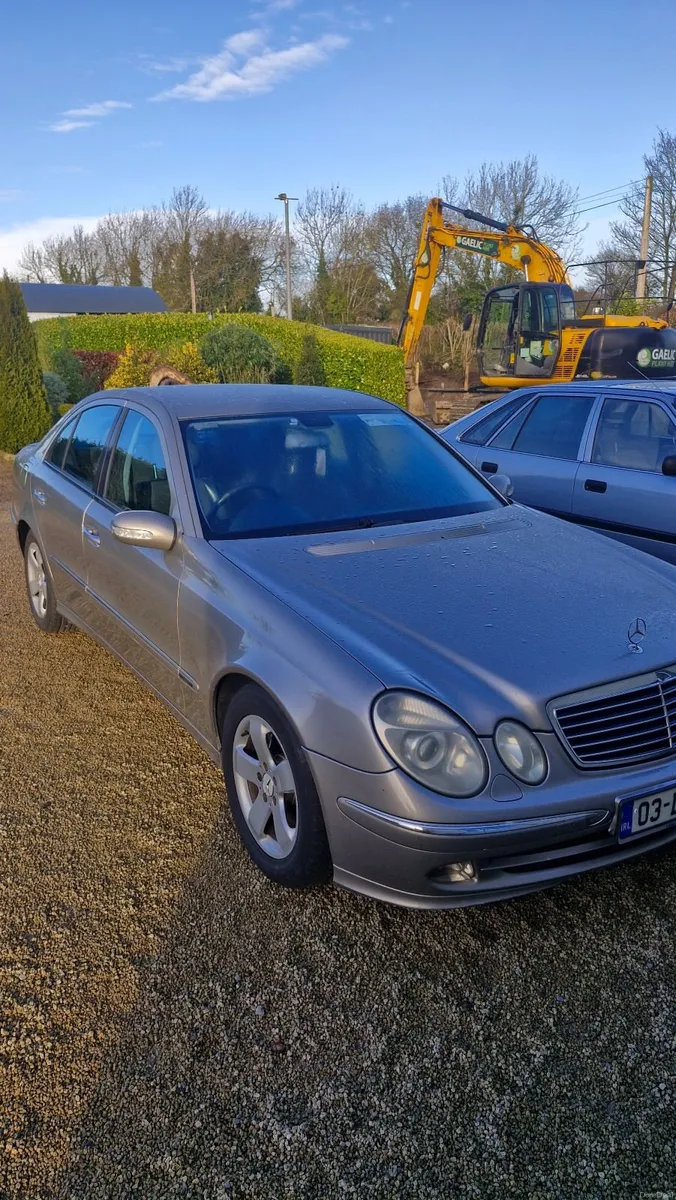 Mercedes-Benz E-Class 2003 - Image 3
