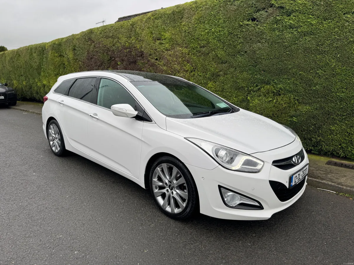 Hyundai i40 Premium high spec low mileage - Image 1