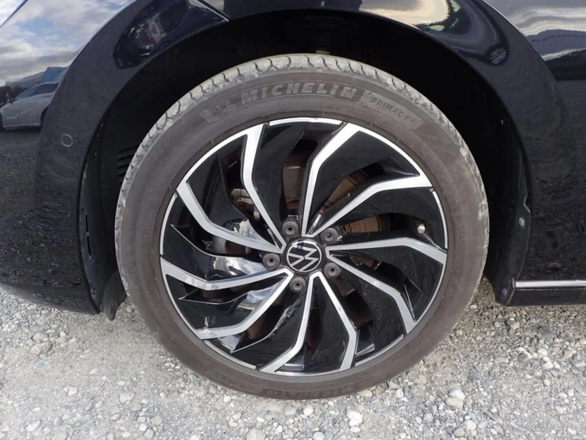 Volkswagen Golf 222 ACTIVE ADVANCE - Image 2