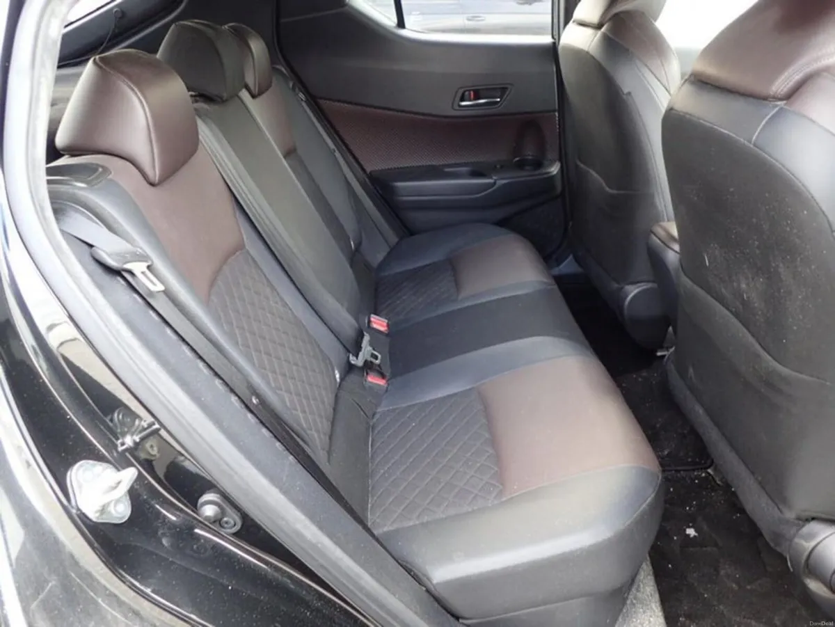 Toyota C-HR 182 G LEATHER SEATS - Image 2