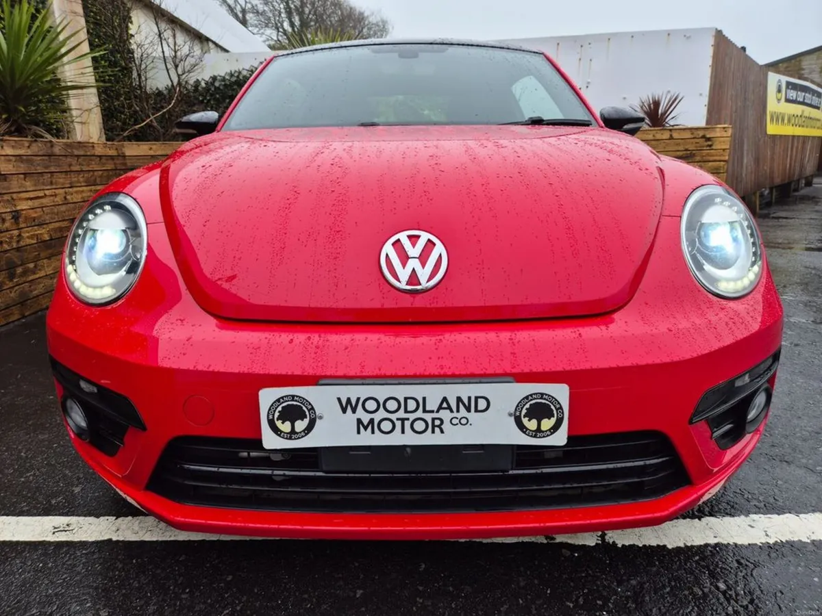 Volkswagen Beetle 1.2 TSI AUTO / DESIGN BLACK STYL - Image 4