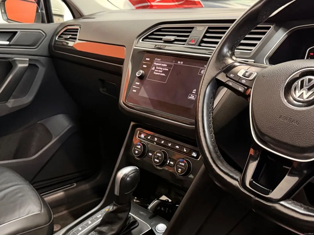 Volkswagen Tiguan RLINE PANORAMIC SUNROOF #11 - Image 4