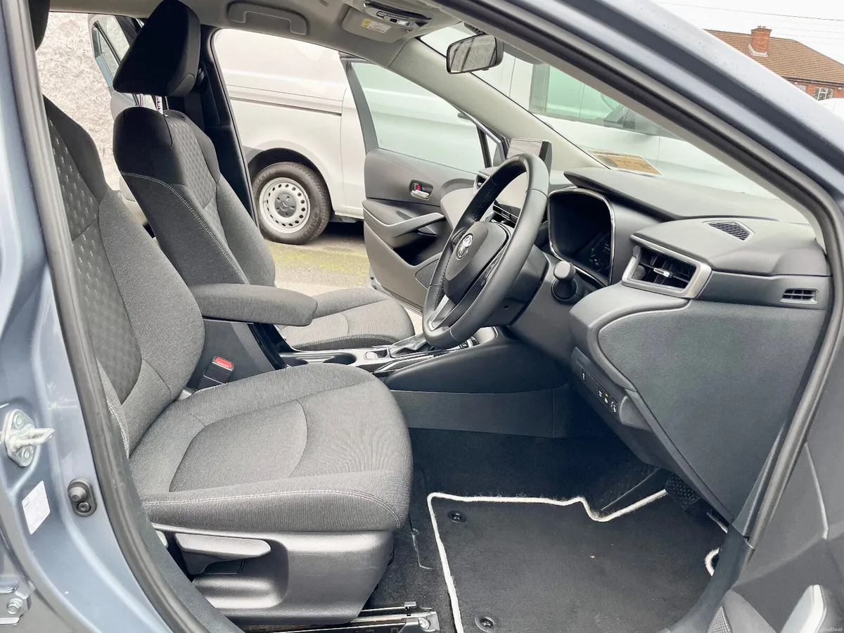 Toyota Corolla Luna Saloon Petrol Hybrid Auto,2024 - Image 4