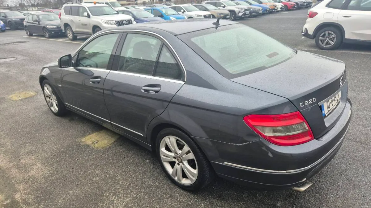 Mercedes-Benz C-Class 2010 - Image 4