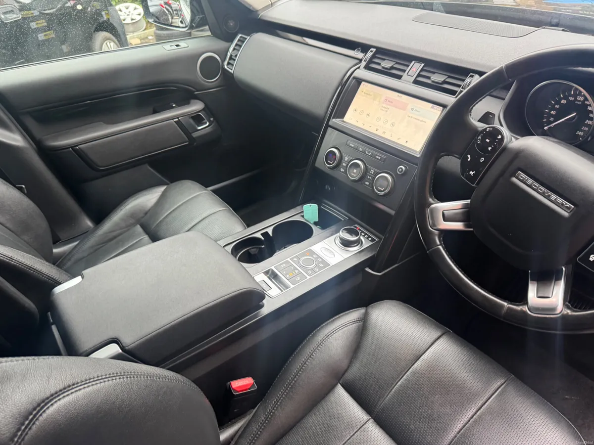 Land Rover Discovery 2019 7 seater - Image 4