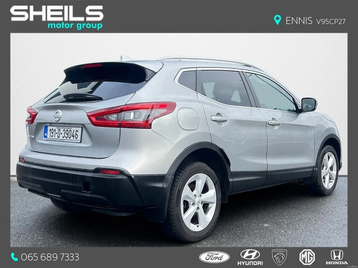 Nissan Qashqai 1.5 Diesel SV *Panoramic Glass Roof - Image 2