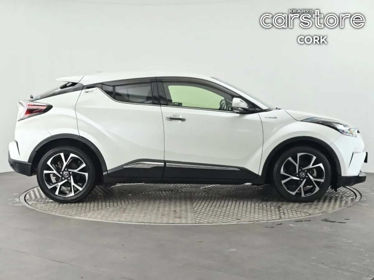 Toyota C-HR 1.8 HYBRID Auto - Image 2