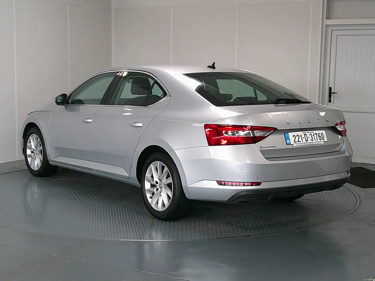 Skoda Superb 2022 - Image 5