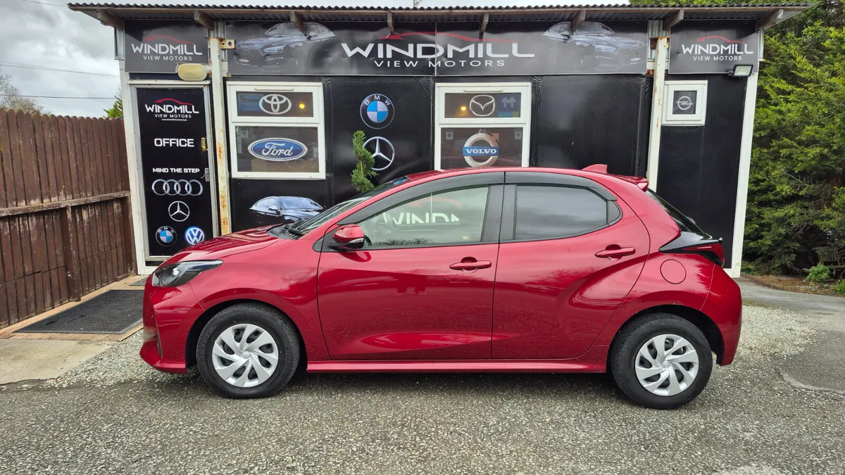 Toyota Yaris 2020 Hybrid Automatic 1.5 Immaculate - Image 3