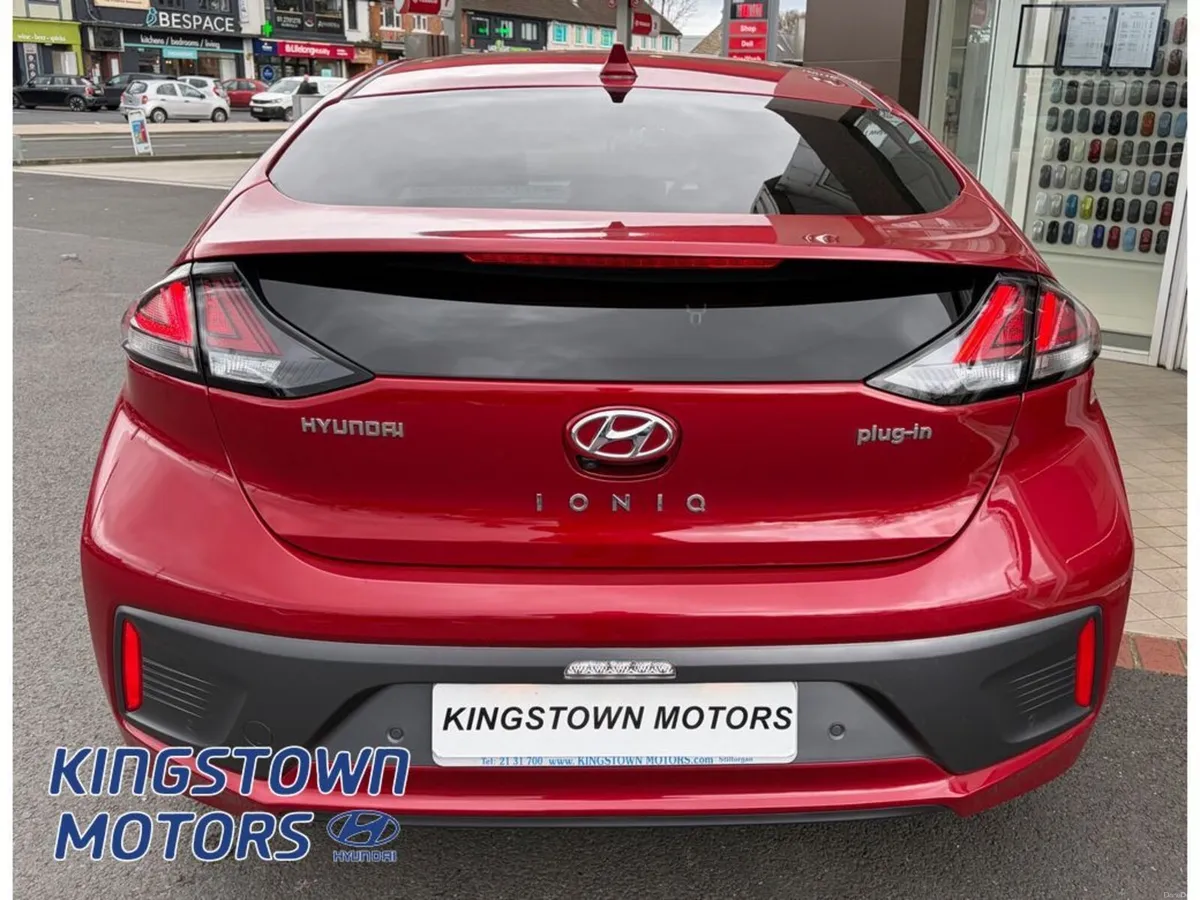 Hyundai IONIQ Plugin Hybrid 5DR Auto - Image 4