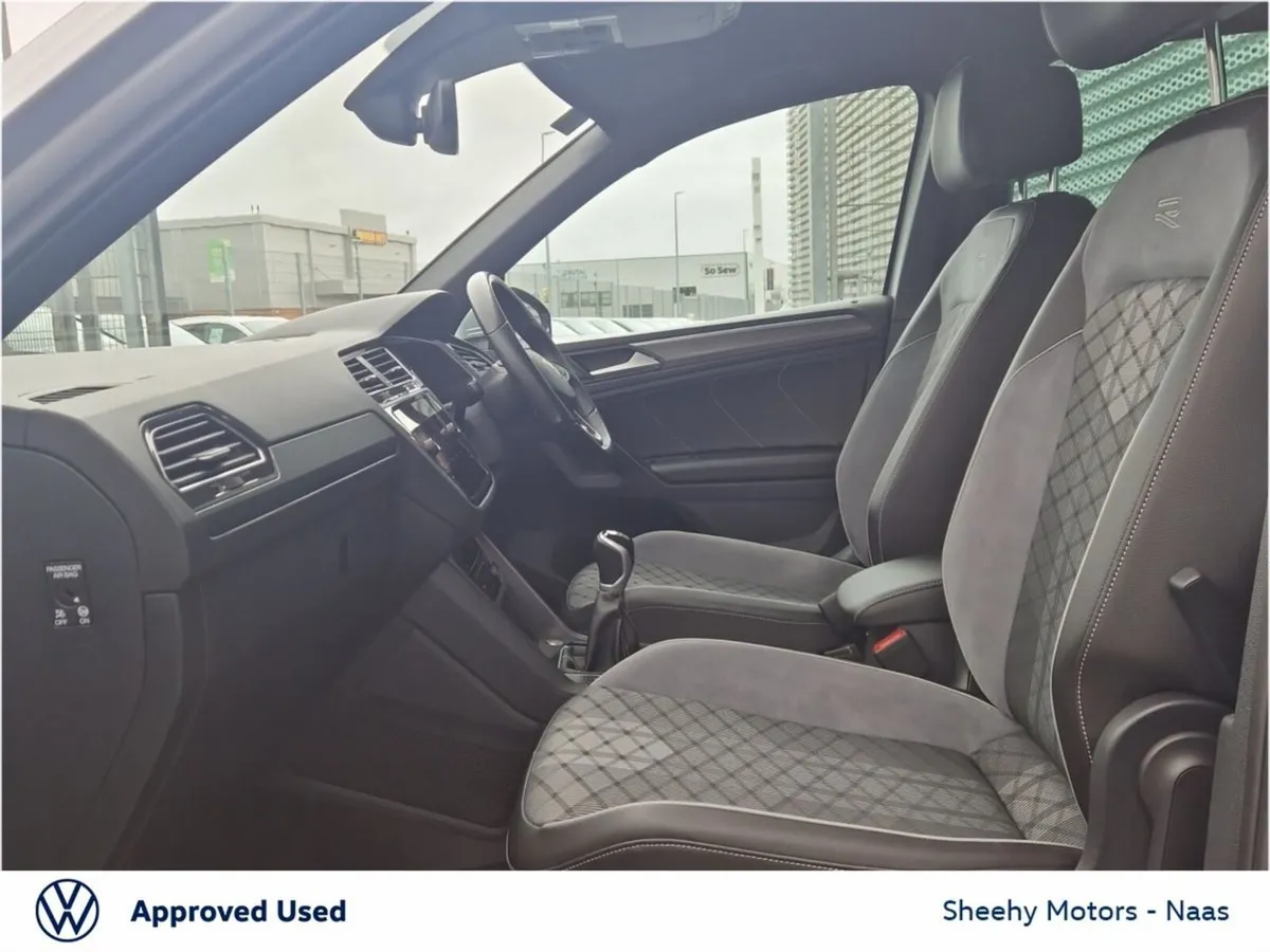 Volkswagen Tiguan R-Line 2.0TDI, Rear Camera - Image 4