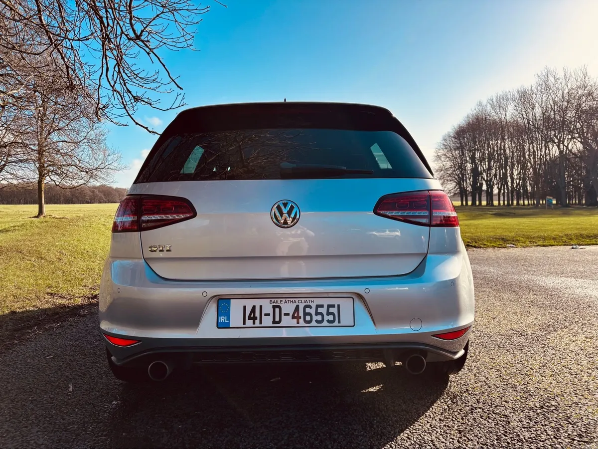 Volkswagen Golf GTI DCC - Image 4