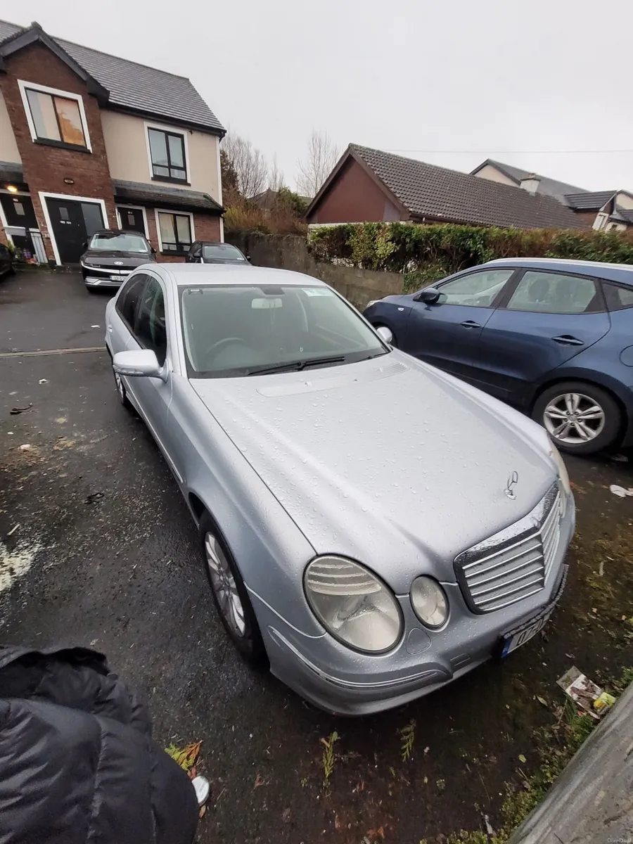 Mercedes-Benz E-Class 2007 - Image 2