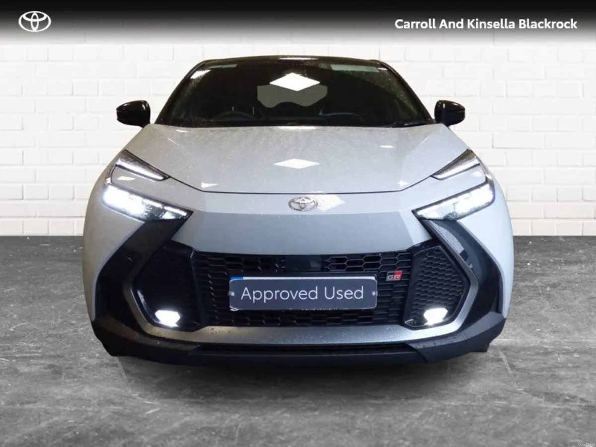 Toyota C-HR Phev GRS Premiere - Image 5