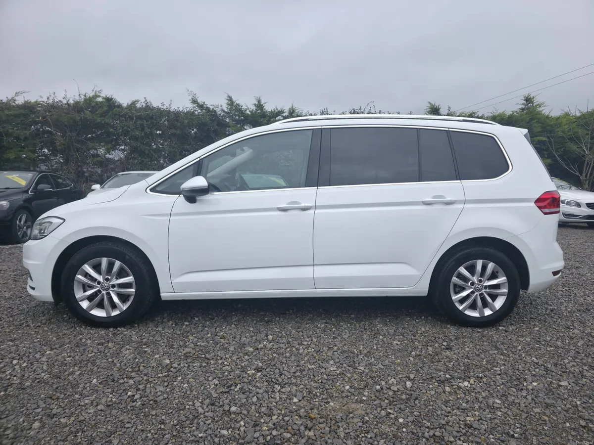 Volkswagen Touran 2019 - Image 2