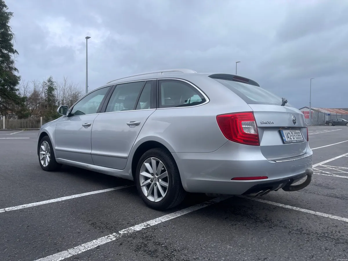 2014 SKODA SUPERB ESTATE 2LTR DIESEL - Image 4