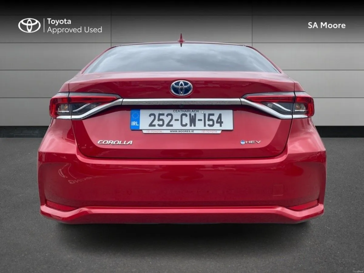 Toyota Corolla LUNA SPORT SALOON - Image 4