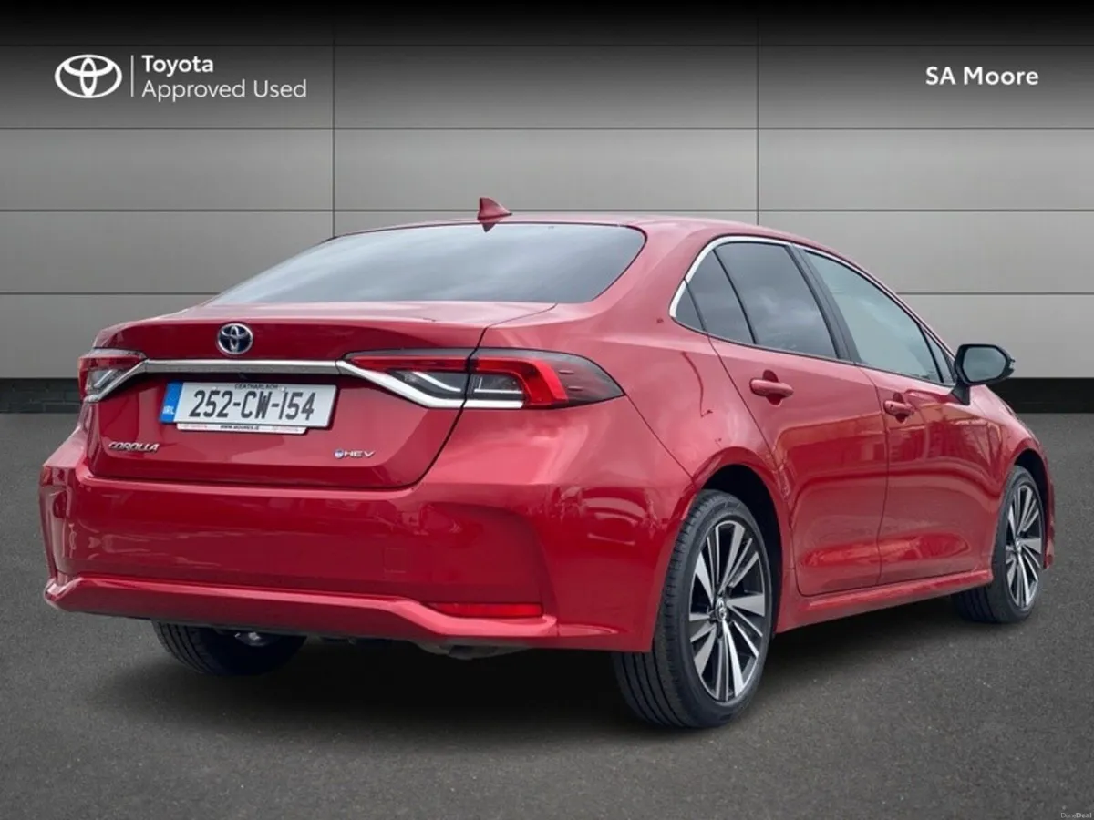 Toyota Corolla LUNA SPORT SALOON - Image 2