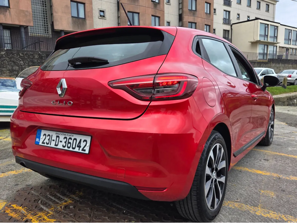 Renault Clio EQUILIBRE TCE 90 MY22.5 5 - Image 4