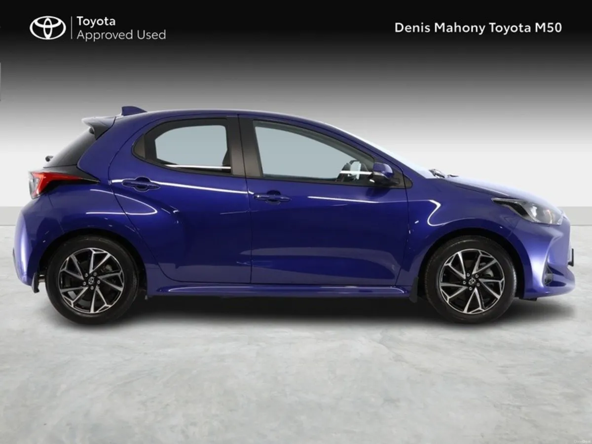 Toyota Yaris Luna Sport Hybrid - Image 3