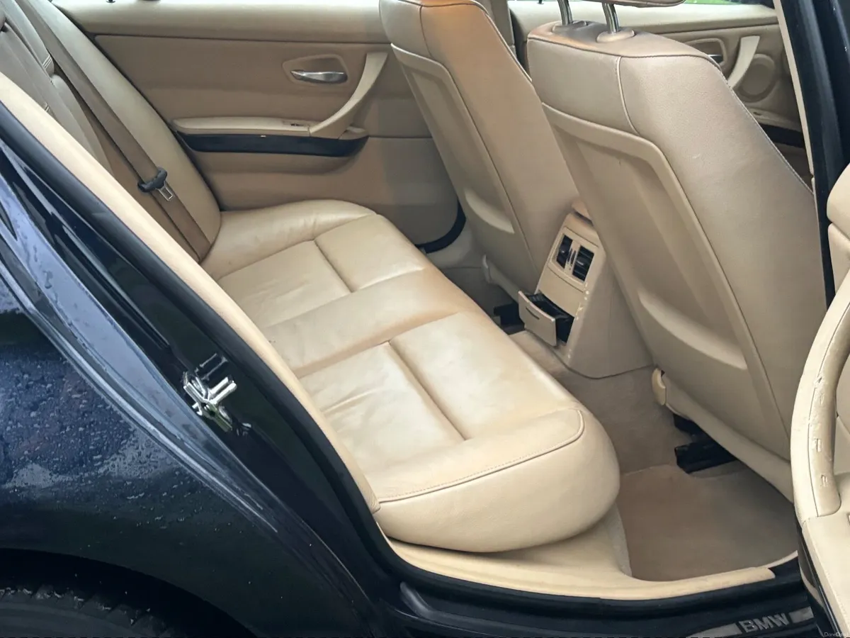 BMW 318D SE 2009 - Image 3