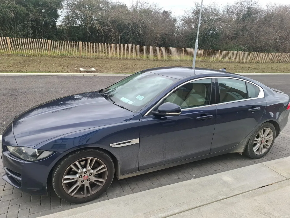 Jaguar XE 2016 - Image 2