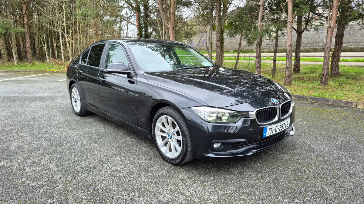 2017 BMW 318d Automatic Leather - Image 1