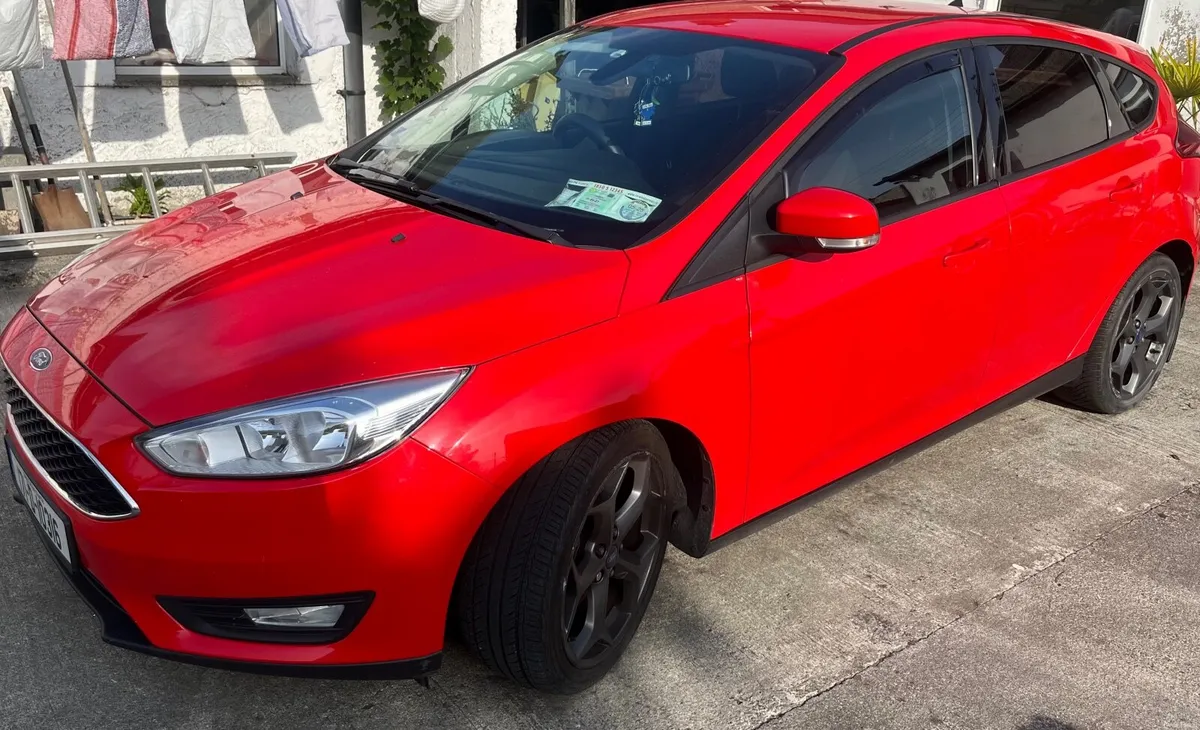 Ford Focus 2017 - Image 2