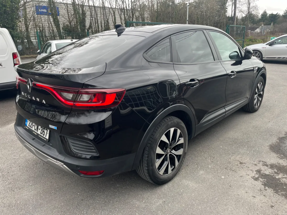 Renault Arkana Iconic E-Tech Hybrid 145 Auto - Image 3
