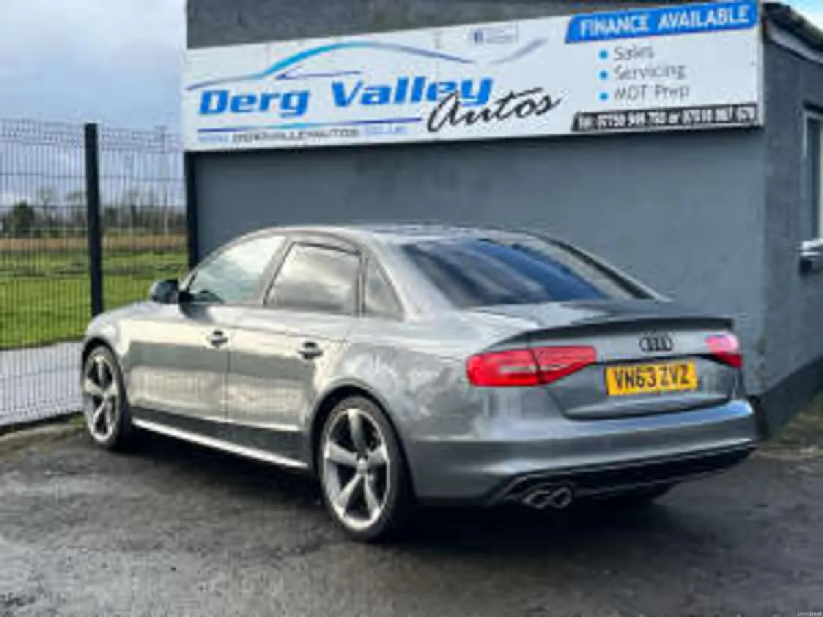 AUDI A4 2.0 Black Edition TDI CVT 4dr - Image 4