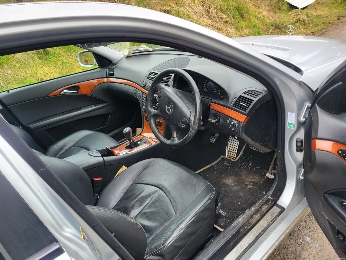 Mercedes-Benz E-Class 2008 - Image 4