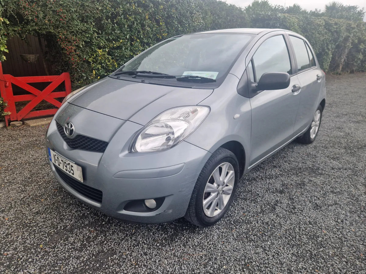 Toyota Yaris Sport 2011 - Image 2