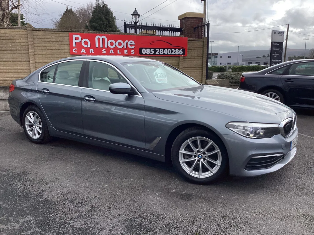 BMW 5-Series ** AUTOMATIC * SAT NAV - Image 2