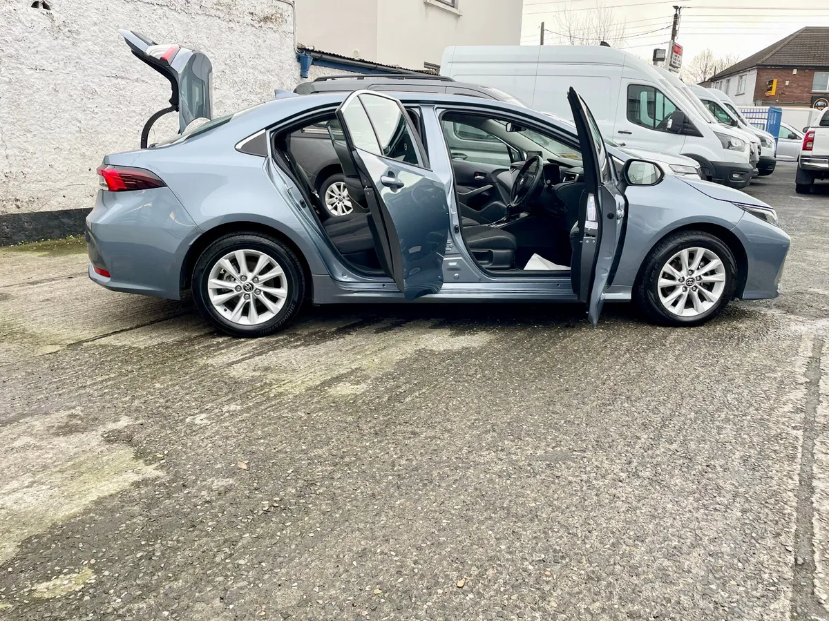 Toyota Corolla Luna Hybrid Auto Saloon,2023 - Image 3