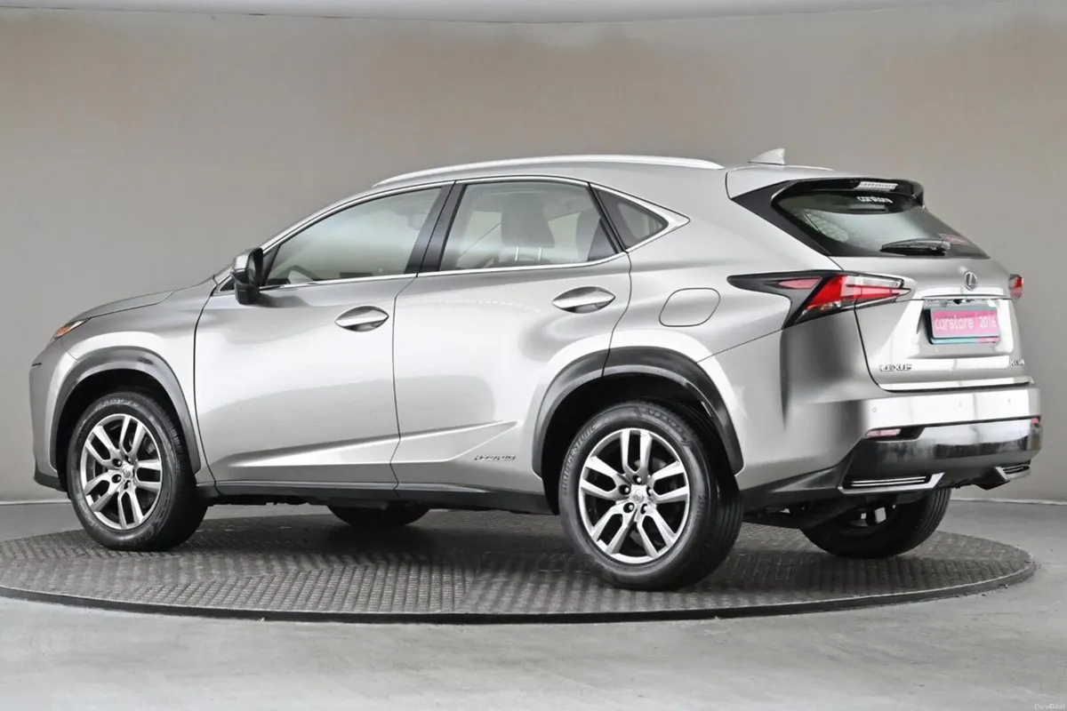 Lexus NX 2.5 HYBRID FWD DYNAMIC **FULL LEATHER** - Image 6