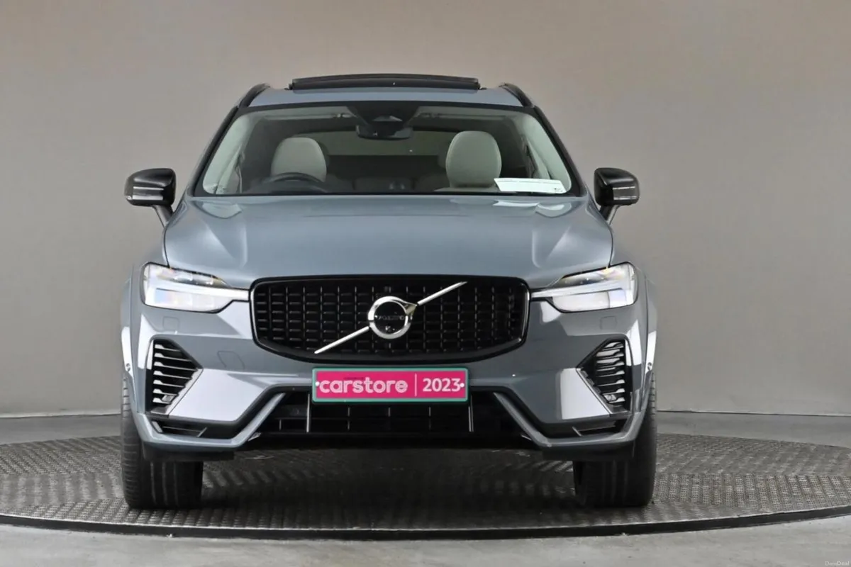 Volvo XC60 2.0 ULTIMTE T8 RECHARGE AWD **360 PARK - Image 2