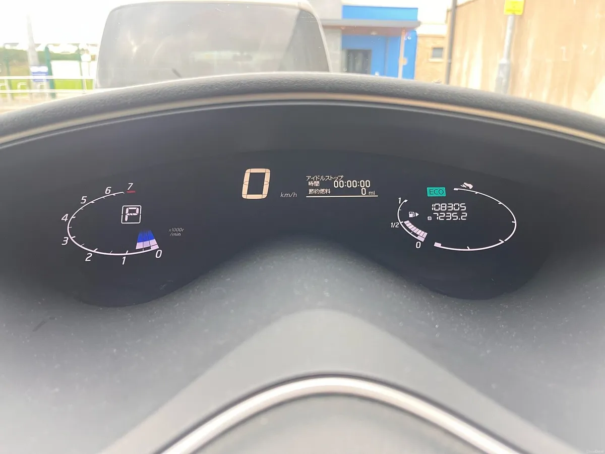 Nissan Serena - Image 4