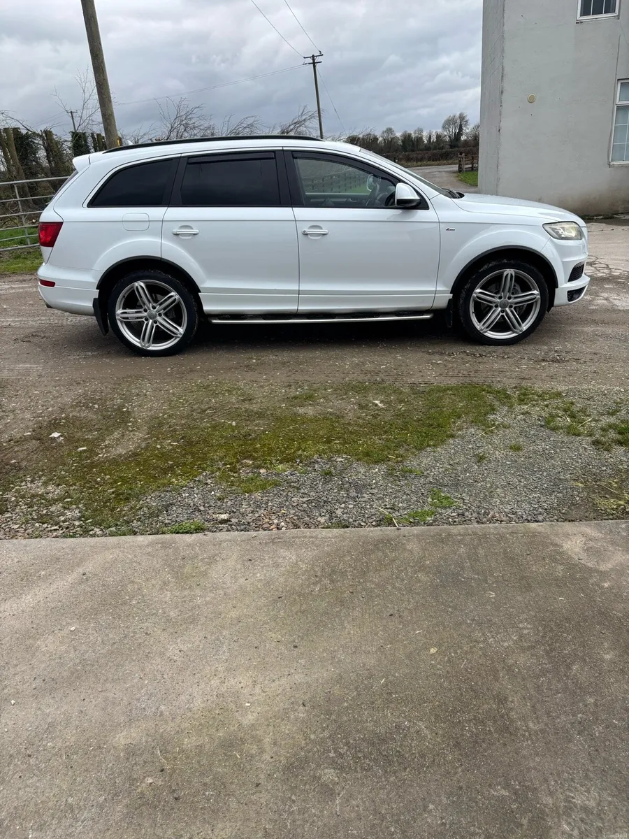 Audi Q7 - Image 2