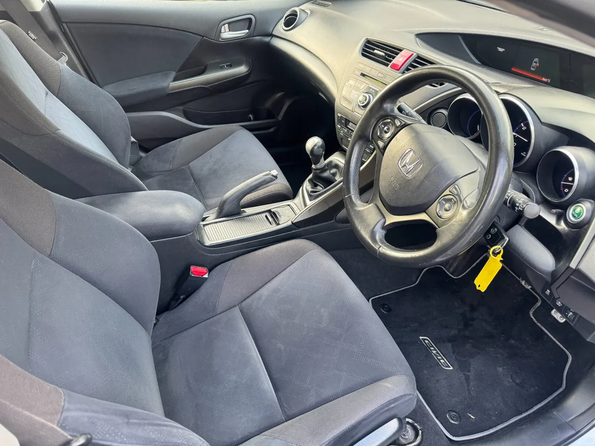 2014 Honda Civic 6 Speed Manual - Image 4