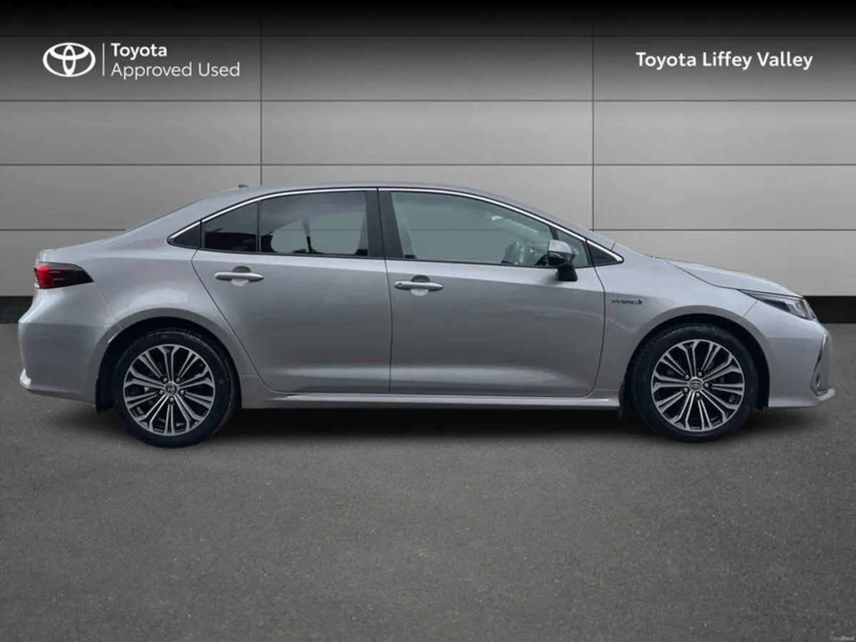 Toyota Corolla COROLLA HYBRID LUNA SPORT SALOON - Image 3