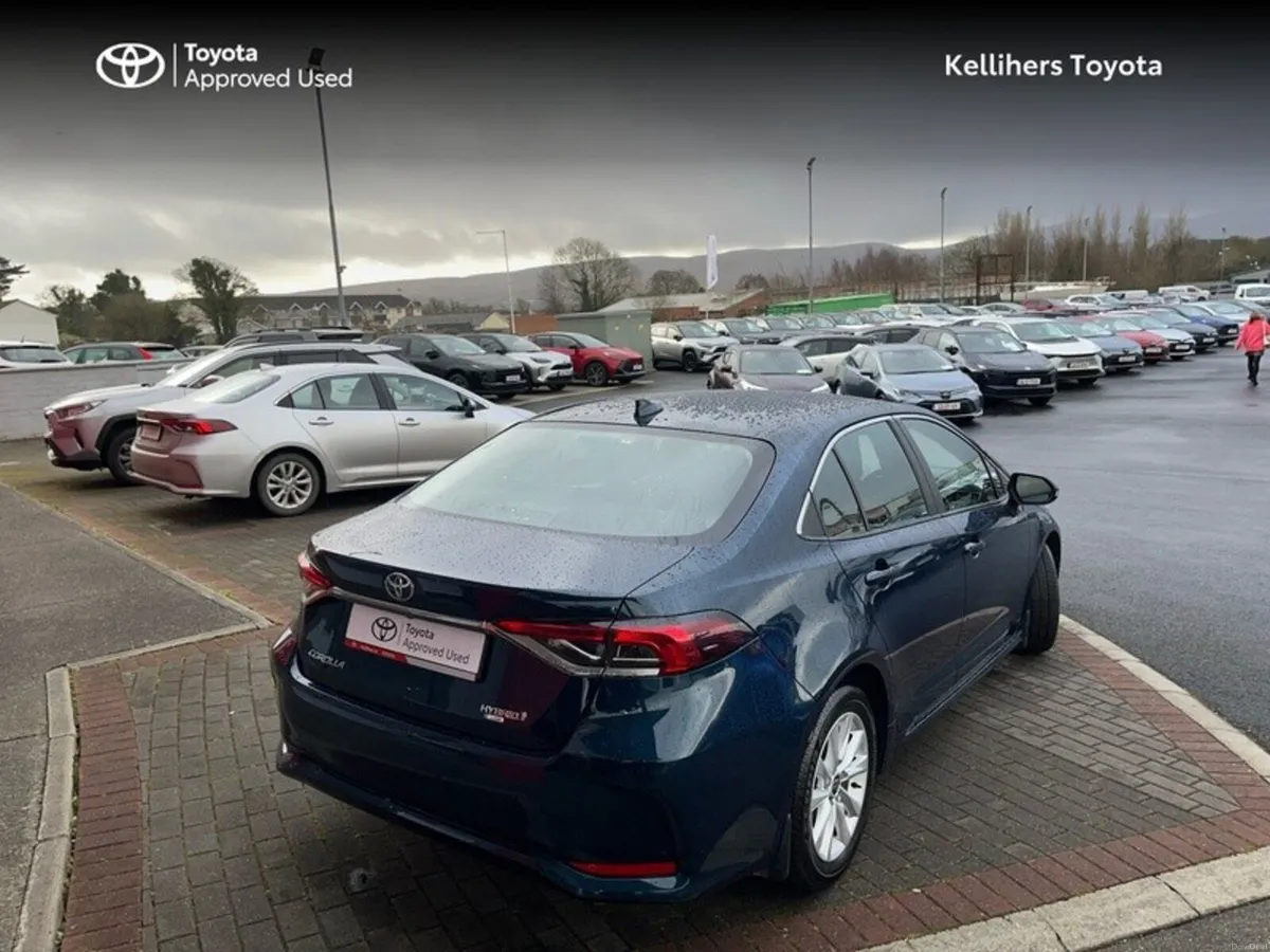 Toyota Corolla HYBRID ELECTRIC LUNA - Image 2