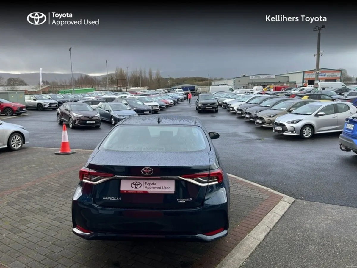 Toyota Corolla HYBRID ELECTRIC LUNA - Image 4