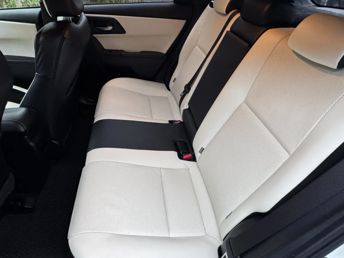 2017 Toyota Auris 1.8 Hybrid Sport - Image 4