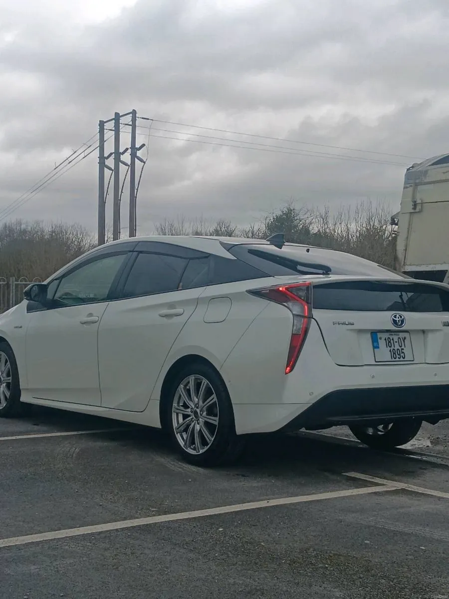 2018 Toyota Prius 'pearl' - Image 2
