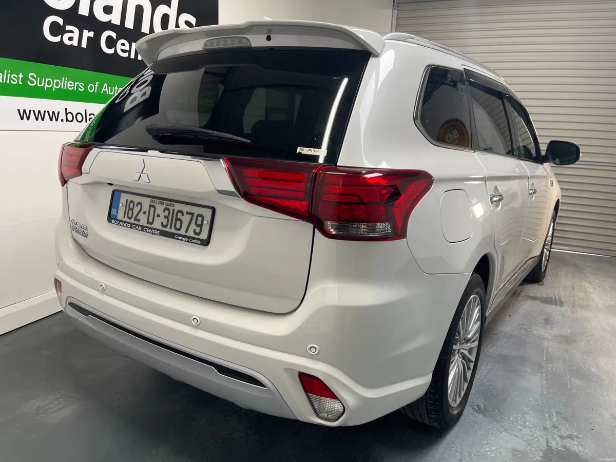 182 Mitsubishi Outlander Hybrid 2.4 Phev Automatic - Image 4