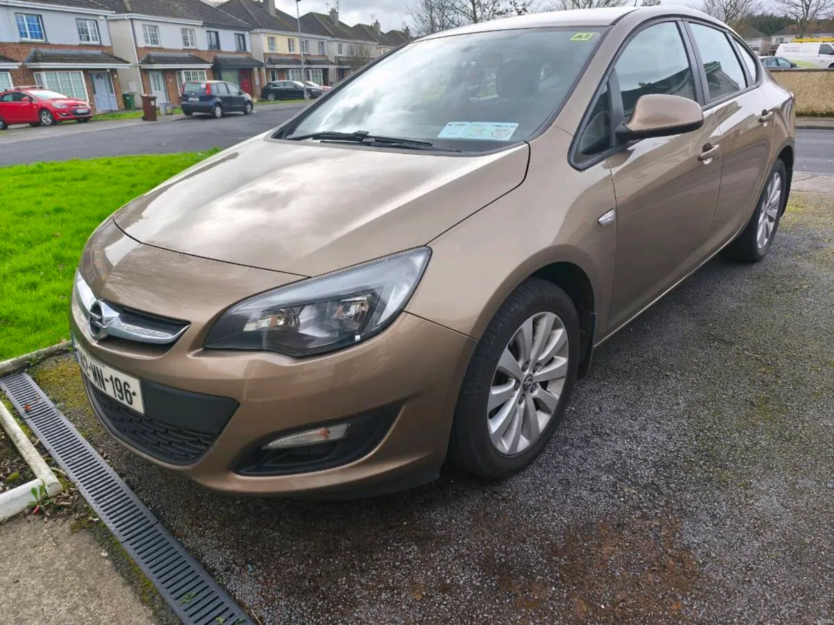 Opel Astra 2014 - Image 1