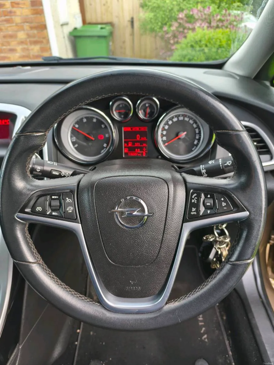 Opel Astra 2014 - Image 4