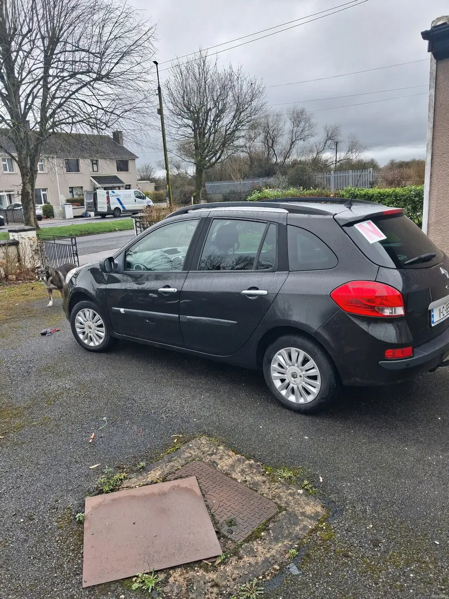 Renault Clio Estate - Image 2