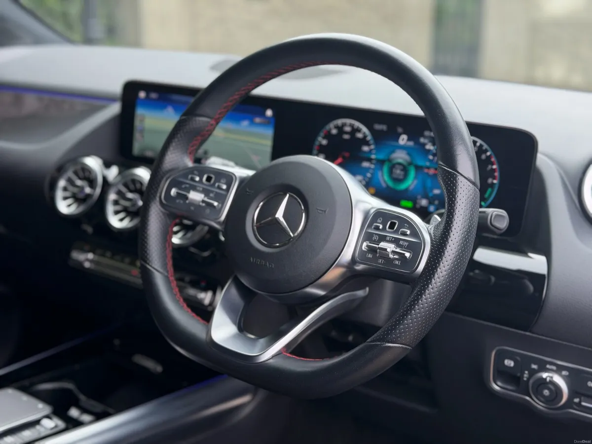 2023 Mercedes-Benz GLA 250e AMG 1 owner - Image 6