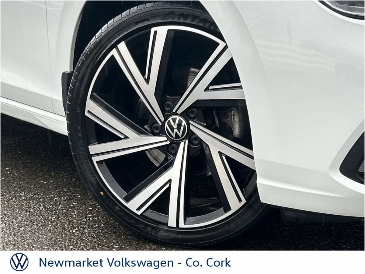 Volkswagen Golf 2.0TDI STYLE DSG SUNROOF AUTOMATIC - Image 2